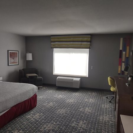 Hampton Inn & Suites Pittsburgh New Stanton Pa Экстерьер фото
