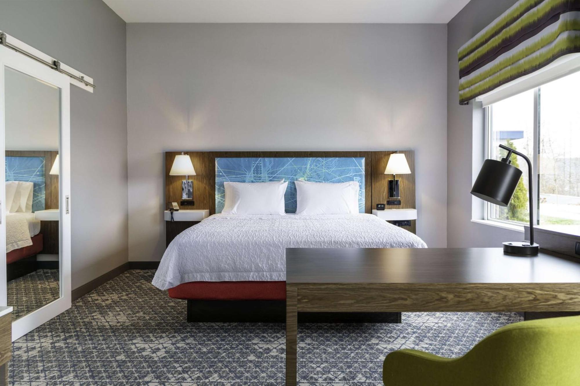 Hampton Inn & Suites Pittsburgh New Stanton Pa Экстерьер фото