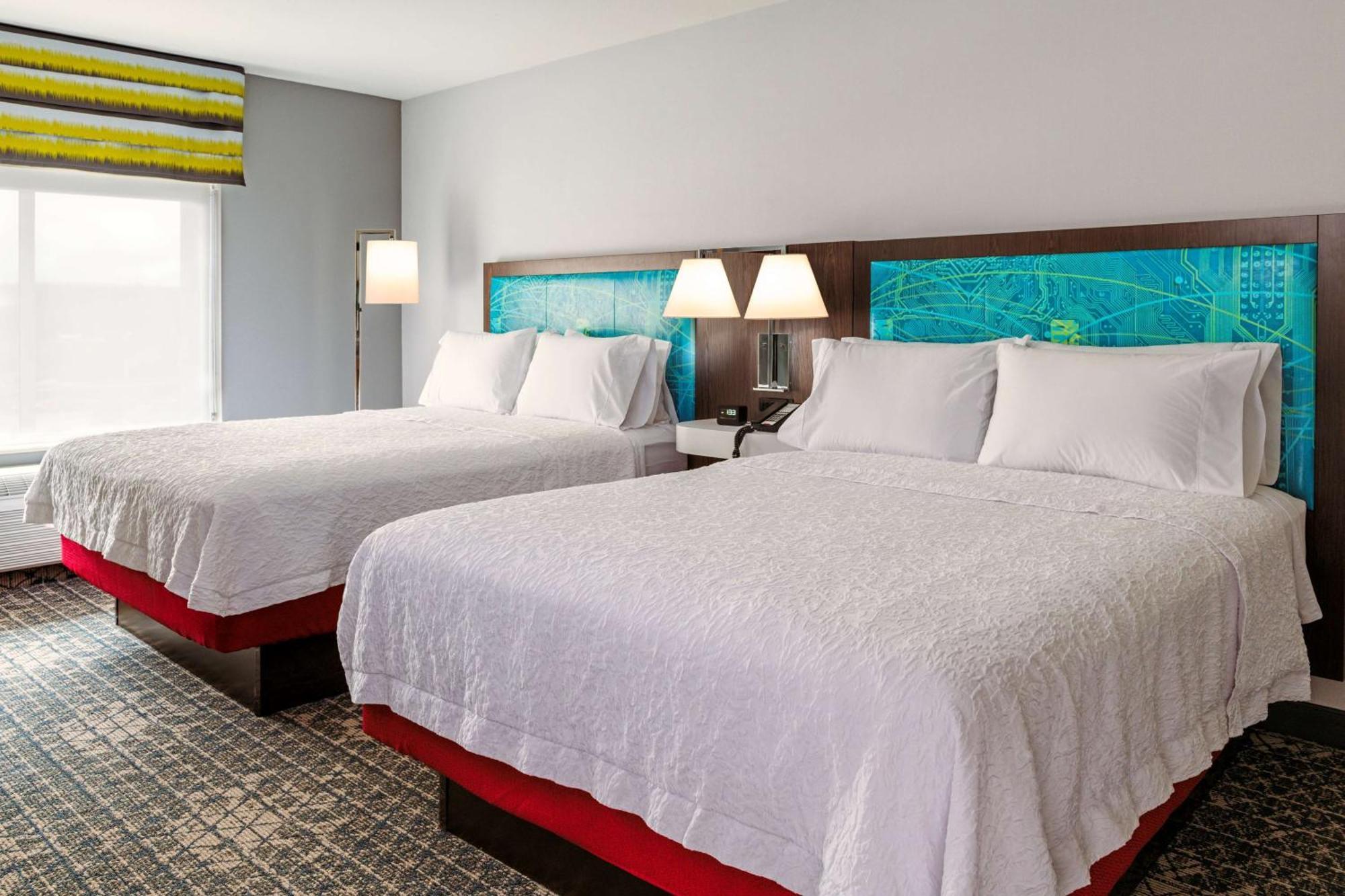 Hampton Inn & Suites Pittsburgh New Stanton Pa Экстерьер фото