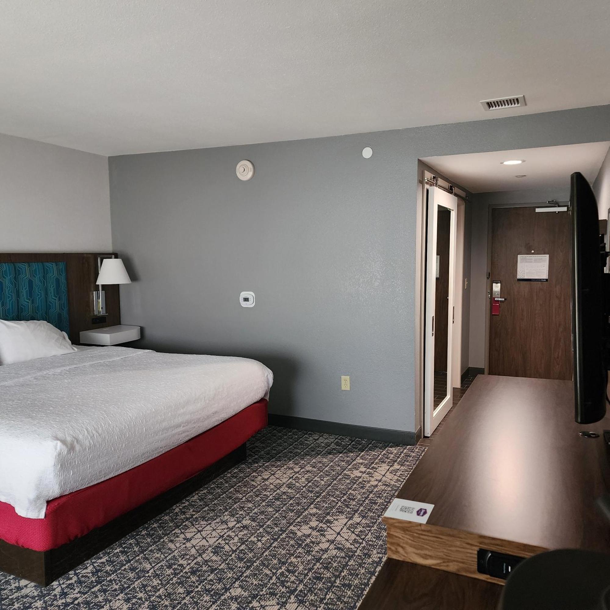 Hampton Inn & Suites Pittsburgh New Stanton Pa Экстерьер фото