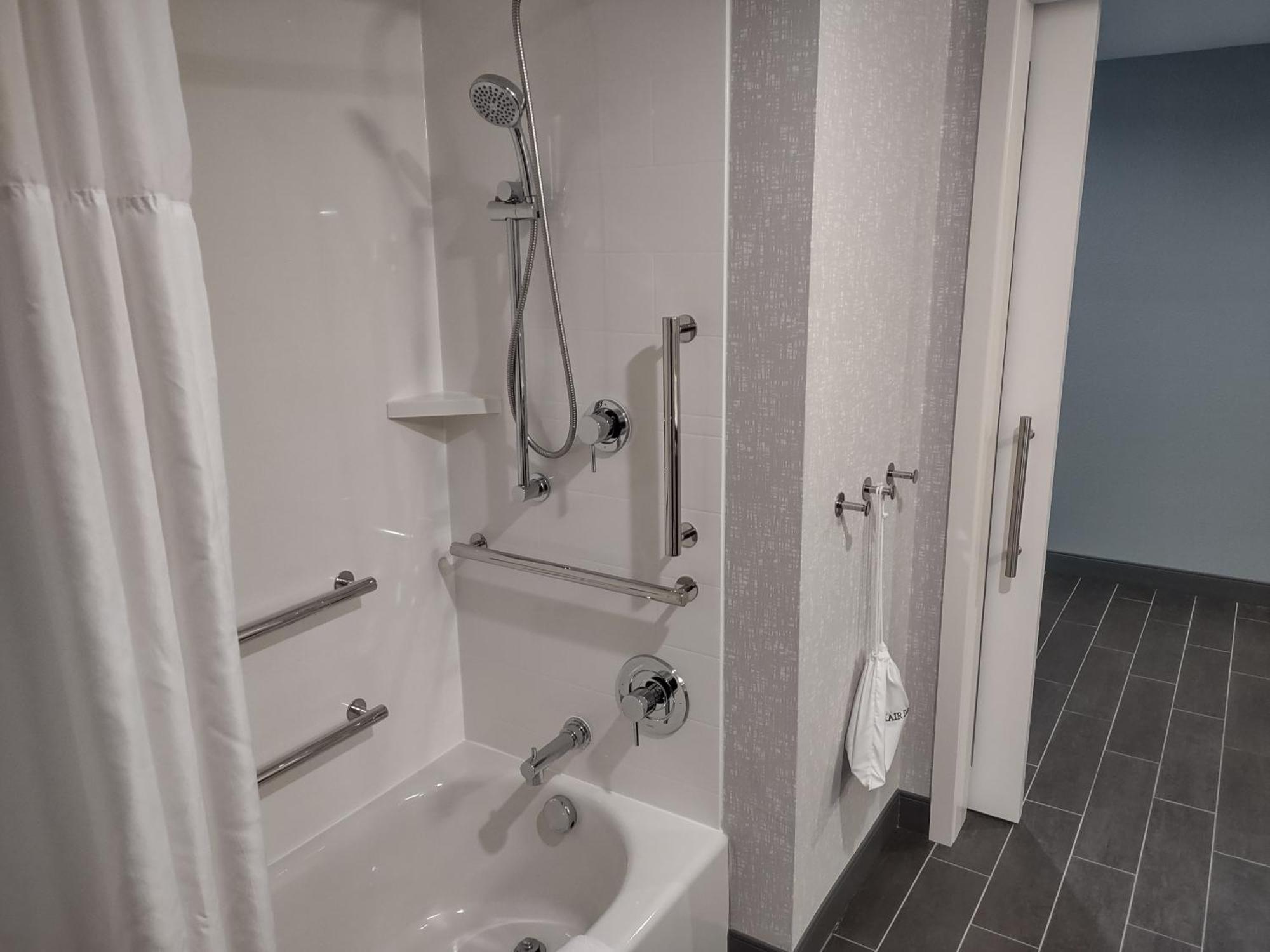 Hampton Inn & Suites Pittsburgh New Stanton Pa Экстерьер фото